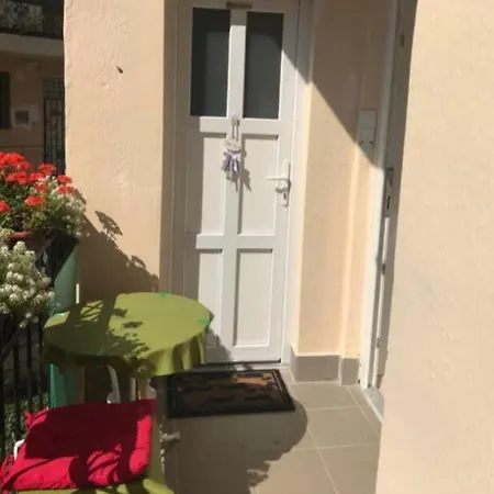 Single Sunny Mini Flat Budapest